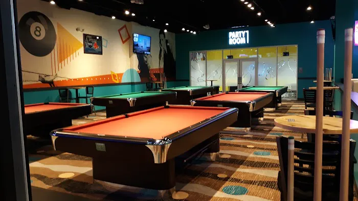 Round1 Bowling & Arcade Holyoke Mall 1