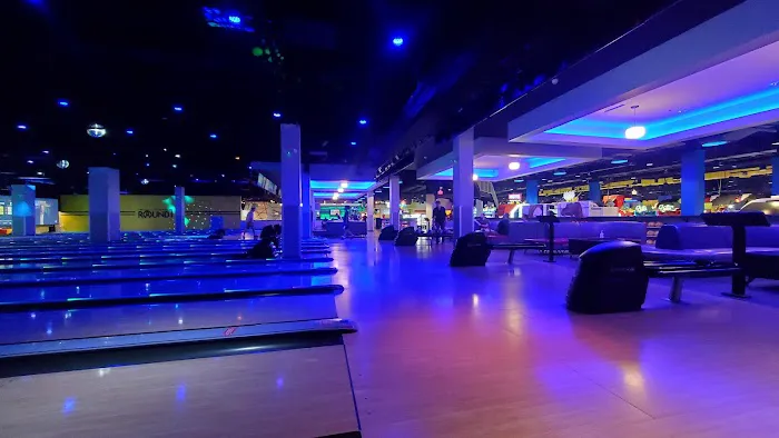 Round1 Bowling & Arcade Holyoke Mall 2