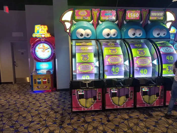 Round1 Bowling & Arcade North Riverside Park Mall 0