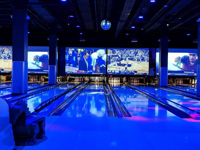Round1 Bowling & Arcade North Riverside Park Mall 5