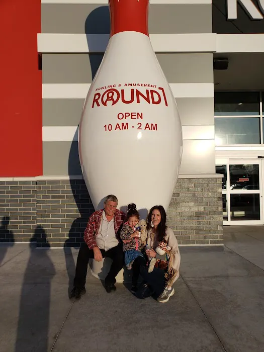 Round1 Bowling & Arcade North Riverside Park Mall 9