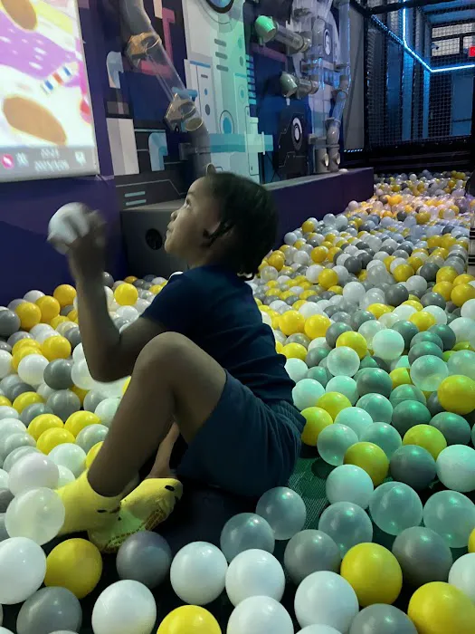 Happy Feet Planet Clayton 3