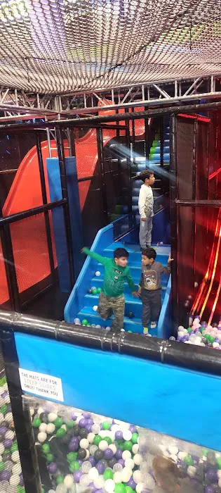 Fly High Woods Cross Trampoline Park 7