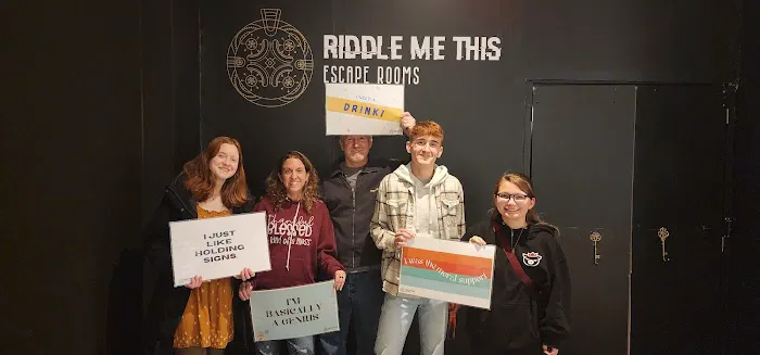 Riddle Me This Escape Rooms 0
