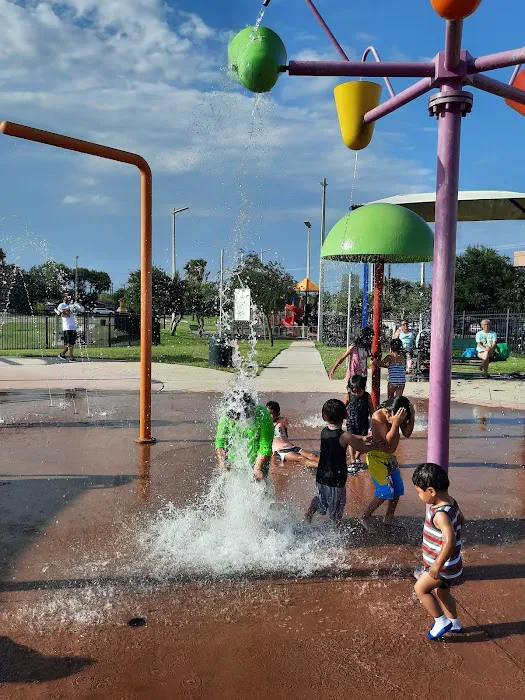 Freddy Gonzalez Memorial Park Splash Playground 5