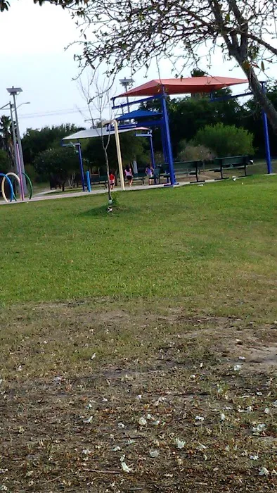 Freddy Gonzalez Memorial Park Splash Playground 9