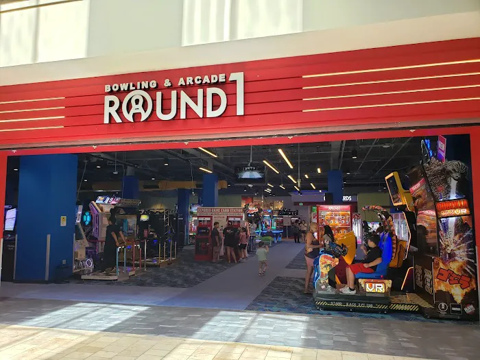 Round1 Bowling & Arcade Westfield Plaza Bonita 4