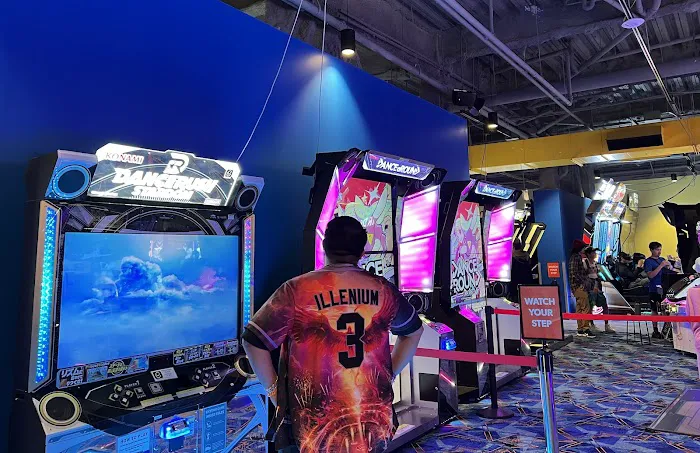 Round1 Bowling & Arcade Westfield Plaza Bonita 5