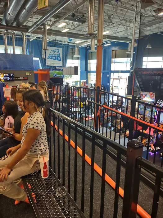 Sky Zone Trampoline Park 3