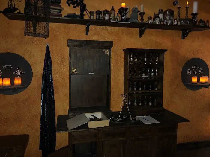 Escape Room Mentor & Axe Throwing 6
