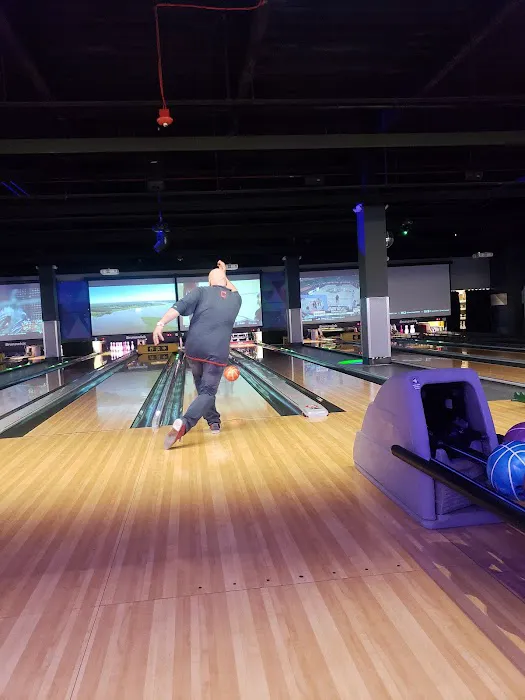 Round1 Bowling & Arcade 8