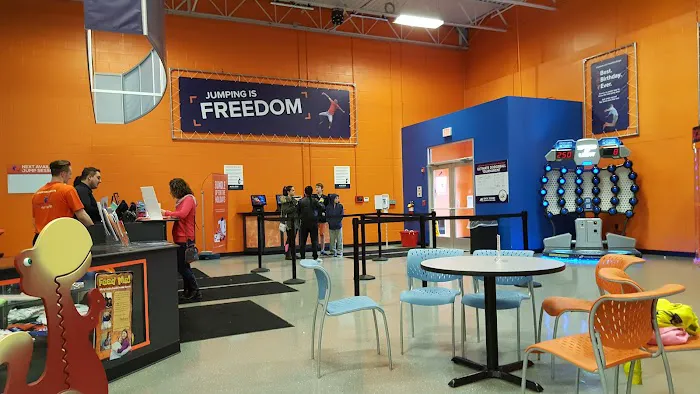 Sky Zone Trampoline Park 7