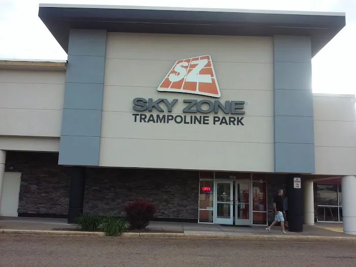 Sky Zone Trampoline Park 8