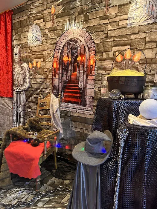 Masterminds Escape Room & Game Library 0