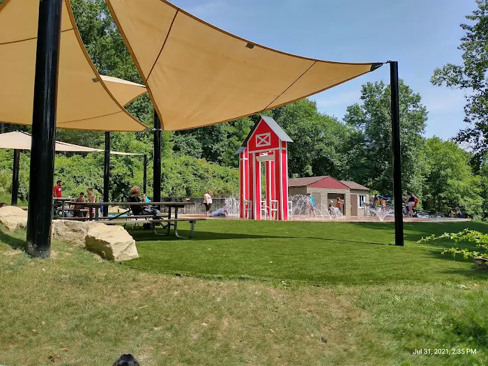 Round Hill Spray Park 7
