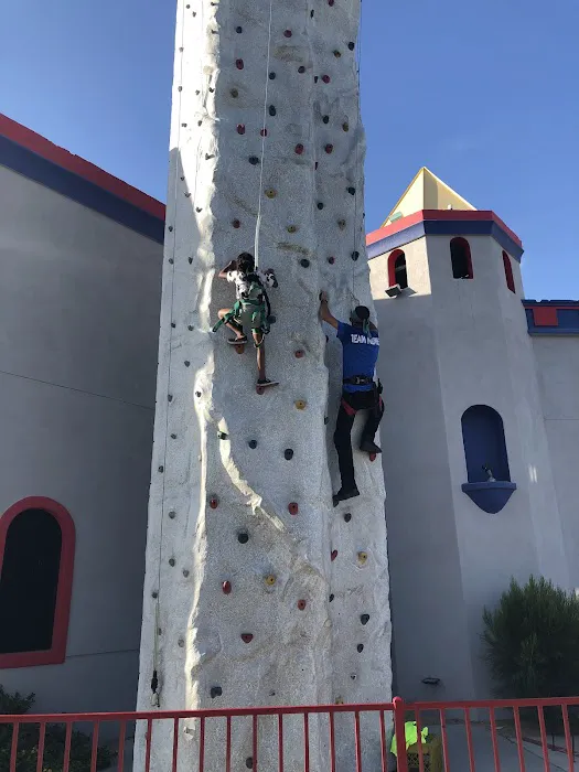 Boomers Palm Springs 7