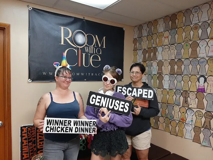 Room With A Clue Hawaii - An Escape Room Experience 4