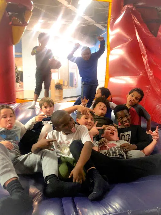 Bounce World CT 4