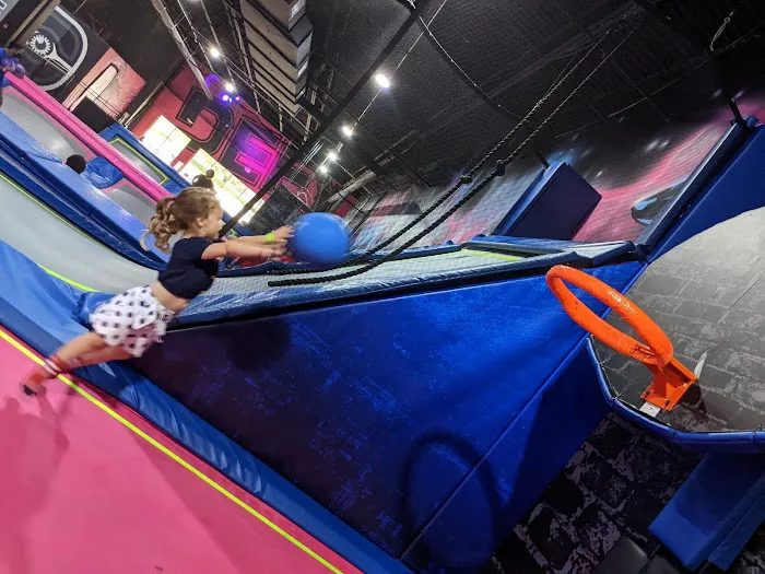 Sky Zone Trampoline Park 4