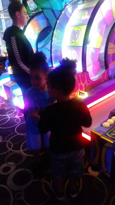 Bowling And Arcade 3