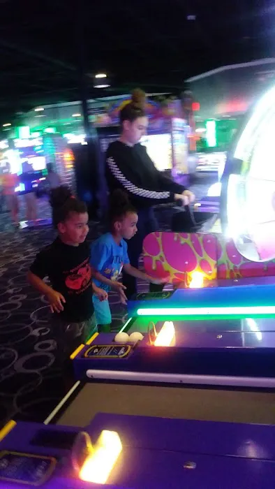 Bowling And Arcade 0