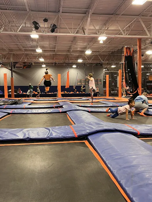 Sky Zone Trampoline Park 8