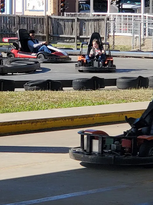 Whatz-Up Fun Park 6