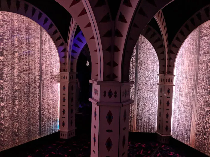 Ultimate Mirror Maze 7
