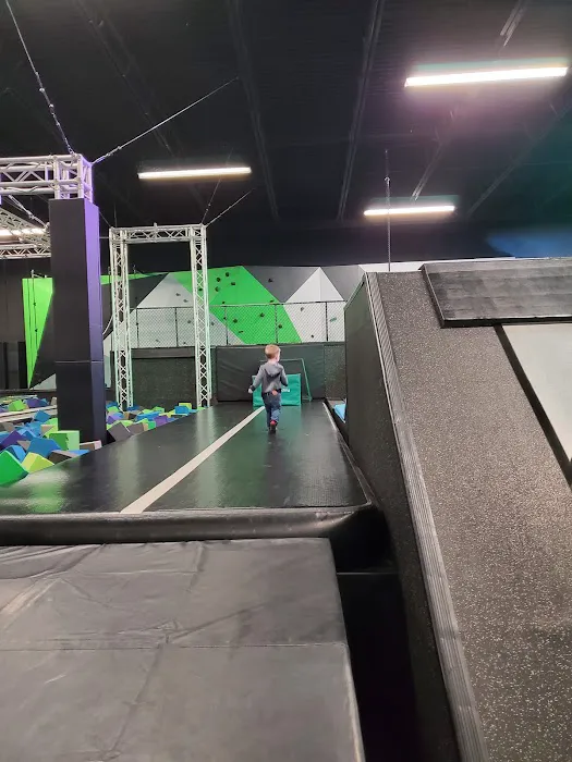 Sky Zone Trampoline Park 3