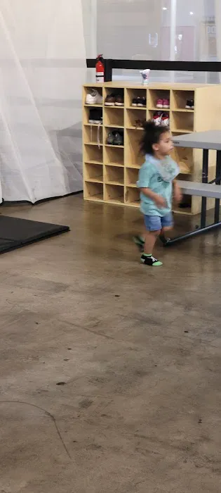 Bouncy-Town Indoor Play & Party 4