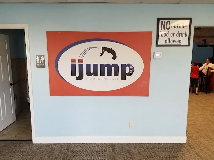 iJump Trampoline Park 2