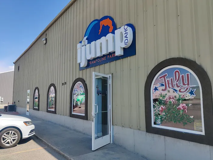 iJump Trampoline Park 3