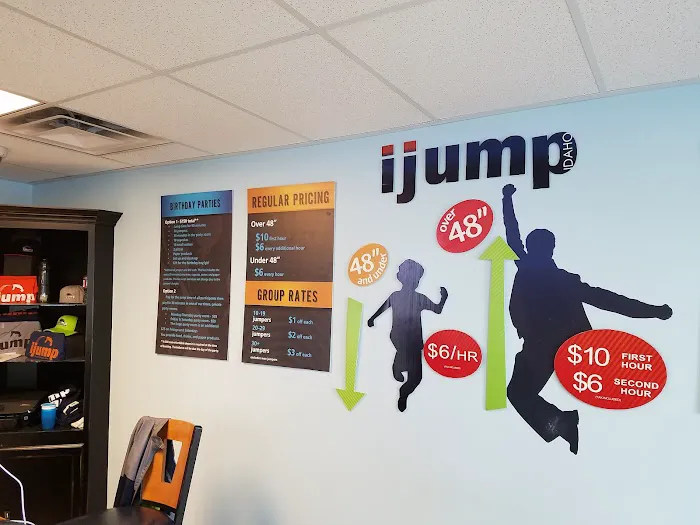 iJump Trampoline Park 5