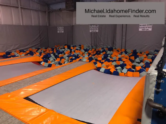 iJump Trampoline Park 9