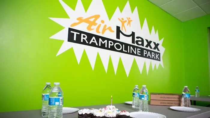 AirMaxx Trampoline Park & Warrior Course 0