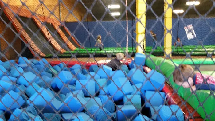 AirMaxx Trampoline Park & Warrior Course 1