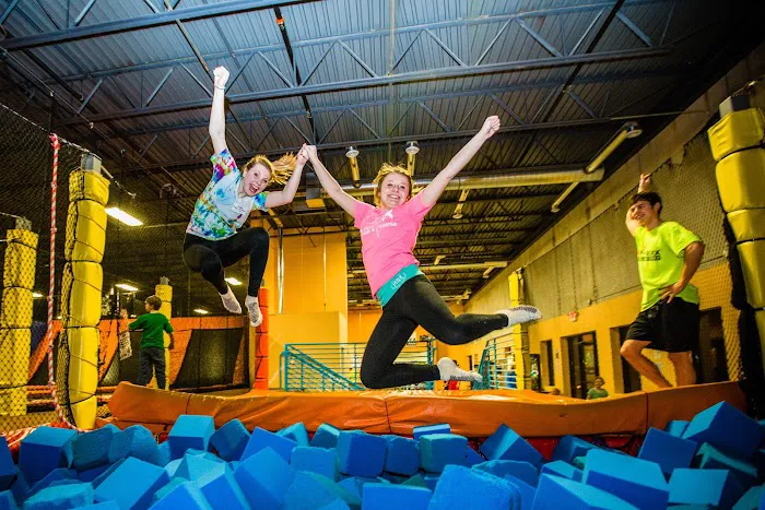 AirMaxx Trampoline Park & Warrior Course 7
