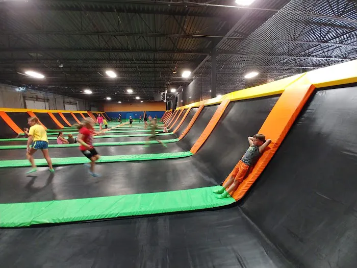 AirMaxx Trampoline Park & Warrior Course 4