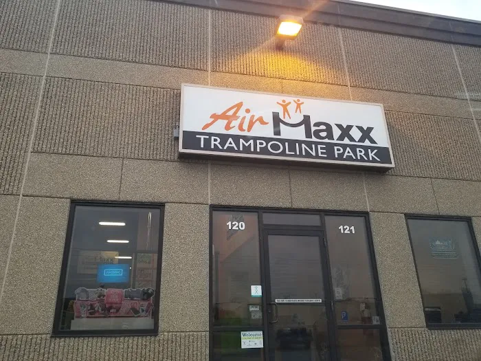 AirMaxx Trampoline Park & Warrior Course 9