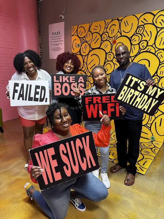 Selfiemade Escape Room - Denver 0