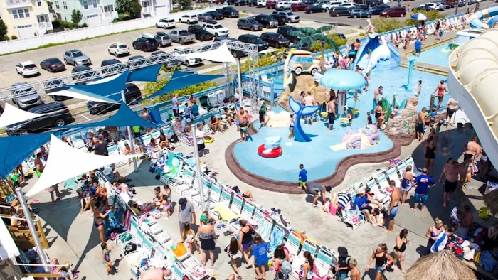 Thundering Surf Waterpark 9