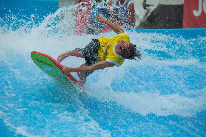 Thundering Surf Waterpark 0