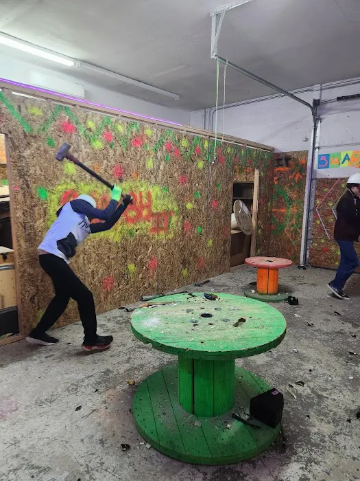 Smashit Break room 1