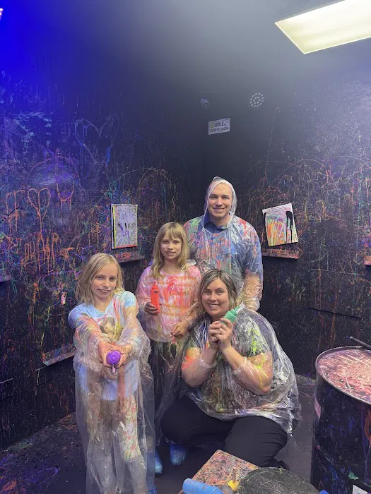 RED GIANT EXPERIENCES: Axe Throwing, Rage Rooms, Splatter Rooms & Escape Rooms 0