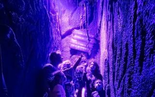red giant escape room