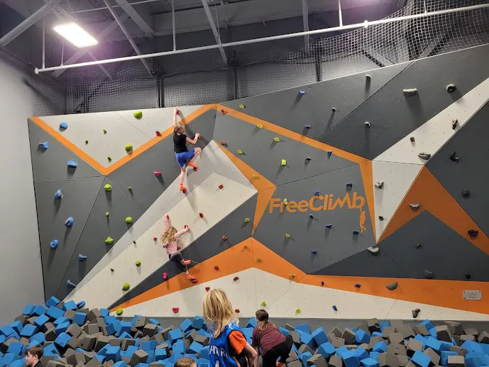 Sky Zone Trampoline Park 5