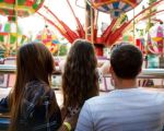 How to Carry Your Phone at an Amusement Park Safely and Conveniently