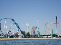 Top Amusement Park Rides for Teenagers That Thrill and Excite