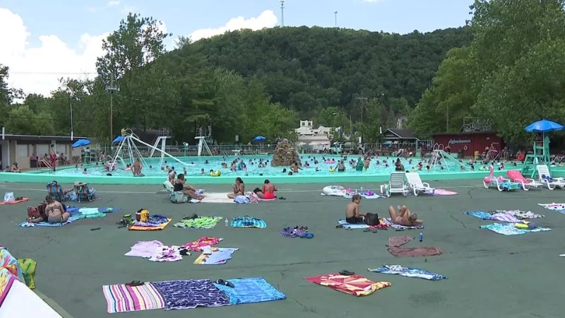 How to Keep Cool at Amusement Park: Smart Tips for Beating the Heat